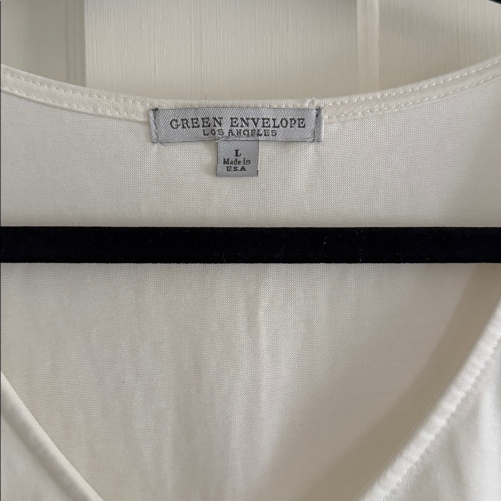 🌿 Green Envelope cream colored sleeveless tie front top. Size L. - Picture 3 of 5
